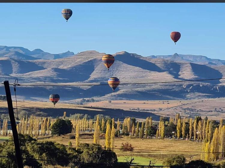 The Courtyard Guest House Clarens Buitenkant foto