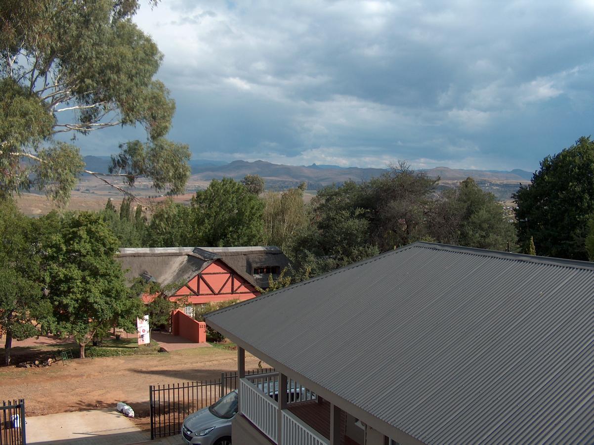 The Courtyard Guest House Clarens Buitenkant foto